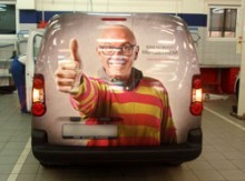 reklama_auto65_l-220x163 Идеи для малого бизнеса: реализация рекламных наклеек для автомобилей