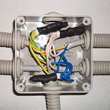 78-220x220 Бизнес-идея: монтаж электропроводки в домах и квартирах