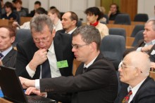 h2-symposium4-220x147 Куда поставить нового дистрибьютора Марвалес?